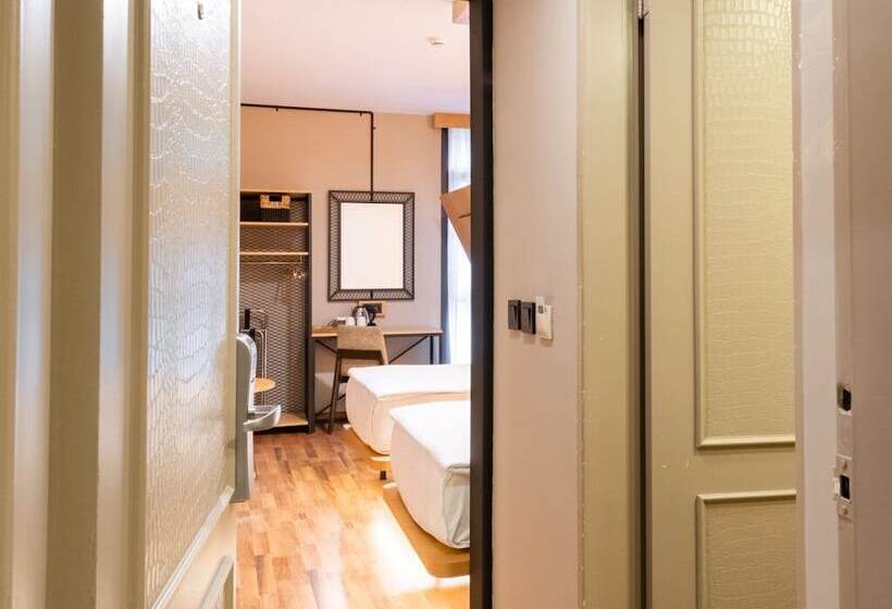اتاق کلاسیک سه تخته, Antik Hotel Istanbul