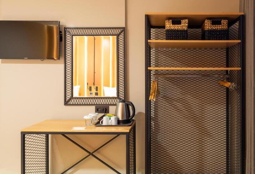 اتاق کلاسیک سه تخته, Antik Hotel Istanbul