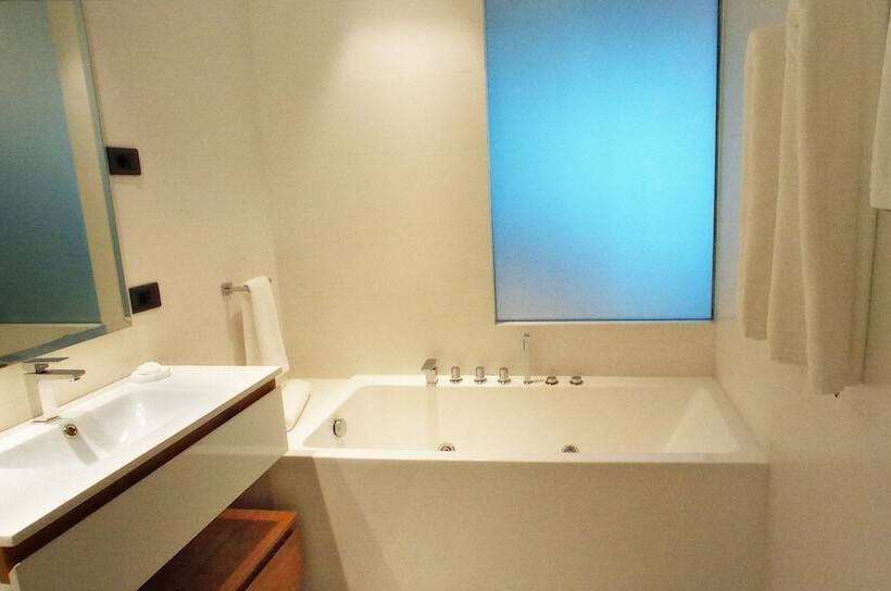 استودیوی استاندارد, La Capilla  Punta Del Este