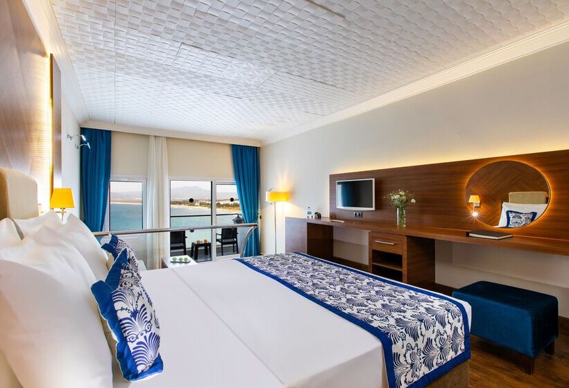سوییت جونیور با چشم‌انداز دریا, Labranda Ephesus Princess   All Inclusive