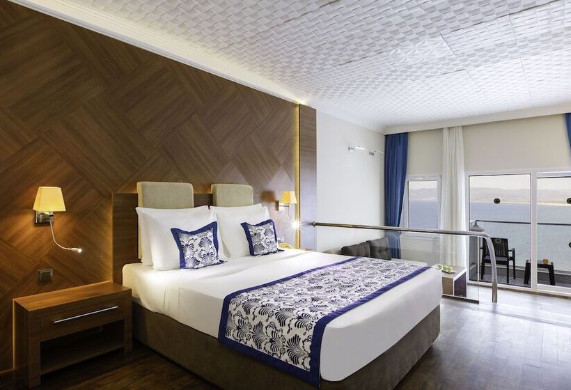 سوییت جونیور با چشم‌انداز دریا, Labranda Ephesus Princess   All Inclusive
