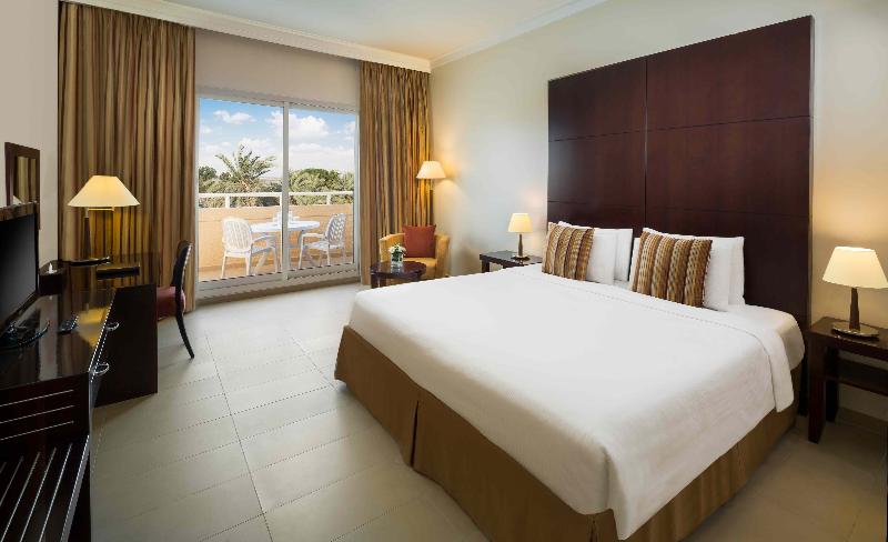 اتاق لوکس با چشم‌انداز شهر, Metropolitan Al Mafraq Hotel