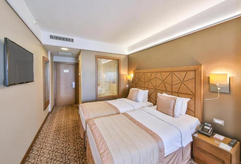 Superior Room, Ramada By Wyndham Istanbul Taksim