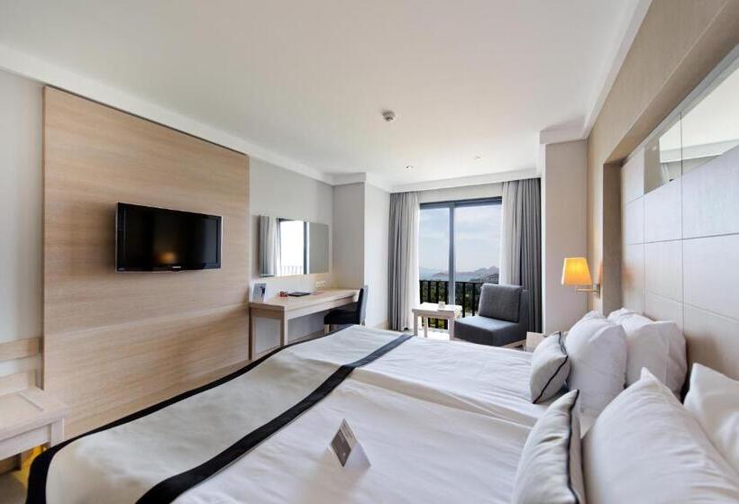 اتاق استاندارد با چشم‌انداز دریا, Ramada Resort By Wyndham Bodrum