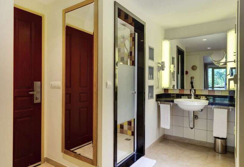 اتاق اکونومی, Robinson Camyuva   Adults Only