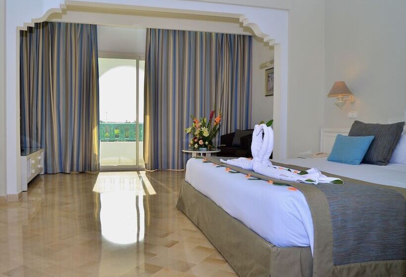 اتاق استاندارد یک نفره, Royal Garden Palace   Families And Couples