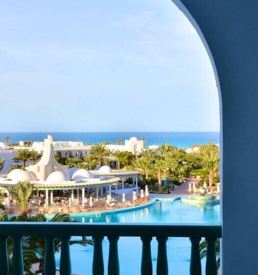 اتاق استاندارد سه نفره, Royal Garden Palace   Families And Couples