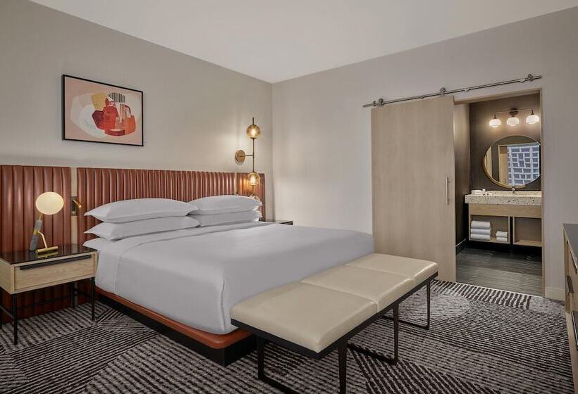اتاق استاندارد با تخت دوبل برای معلولان, Sheraton Denver Downtown
