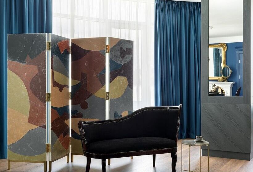 سوئیت رویال, Boutique Hotel 39