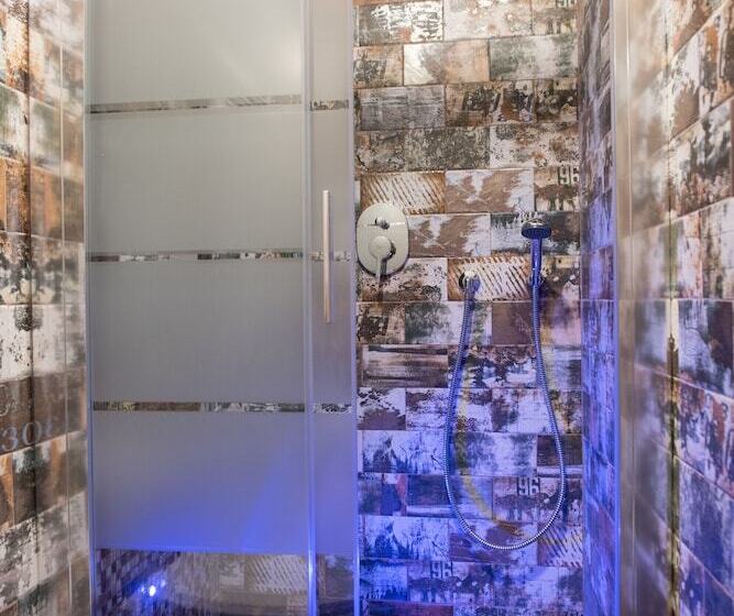 اتاق سوپریور, Starhome Navona