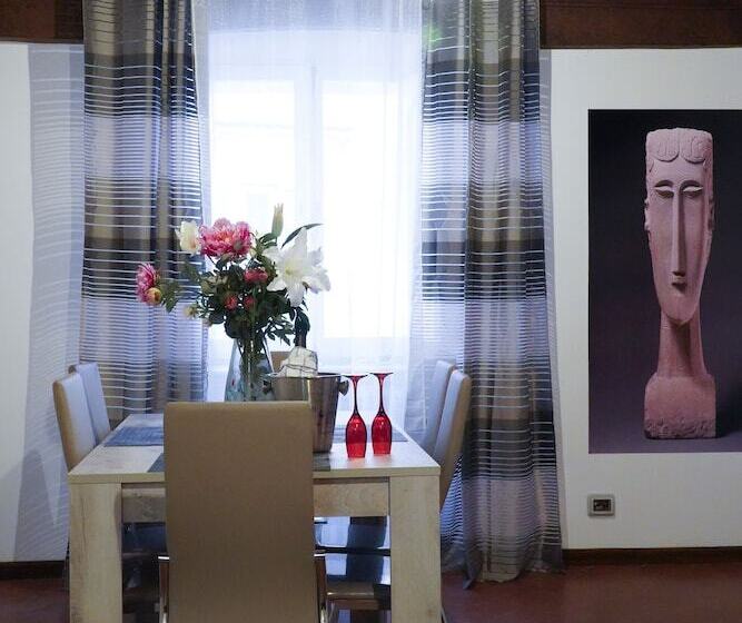 آپارتمان 2 خوابه, Starhome Navona