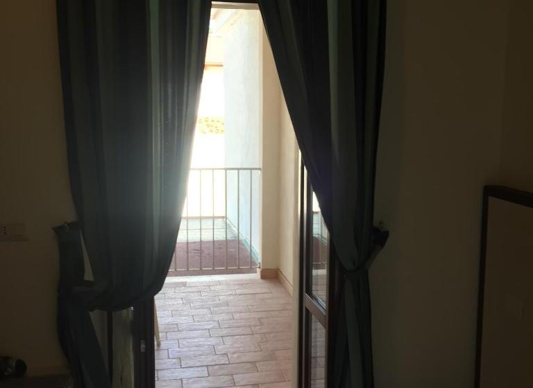 استودیو استاندارد با تراس, Colle Sul Lago