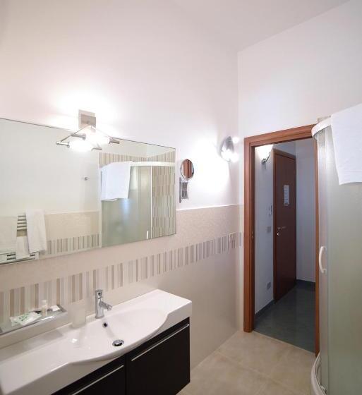 اتاق اکونومی, The Stunning B&b