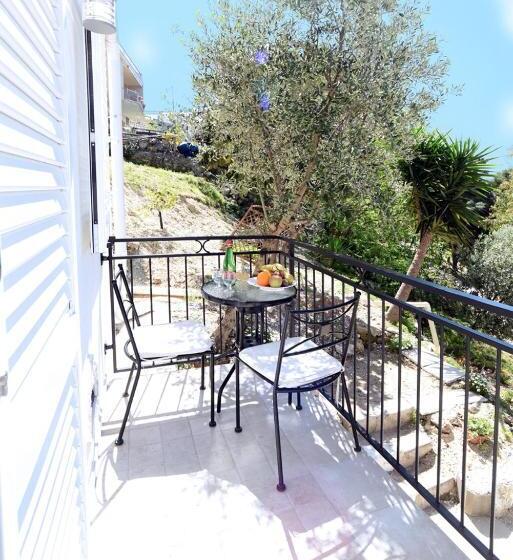 اتاق سوپریور با چشم‌انداز دریا, The Stunning B&b