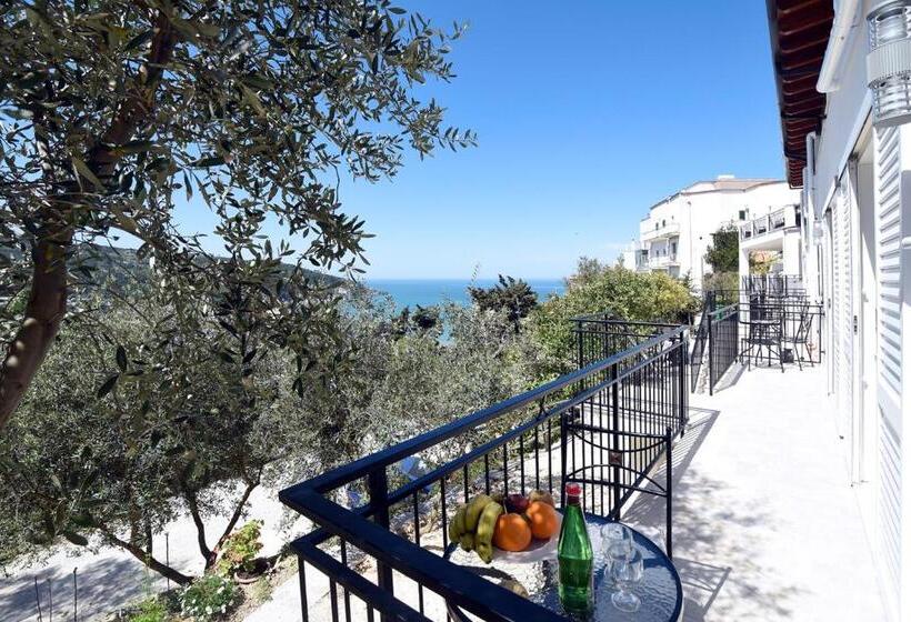 اتاق سوپریور با چشم‌انداز دریا, The Stunning B&b