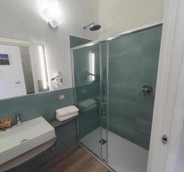 اتاق استاندارد با چشم‌انداز دریا, The Stunning B&b