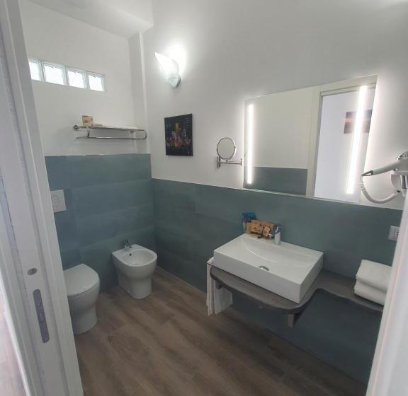 اتاق استاندارد با چشم‌انداز دریا, The Stunning B&b