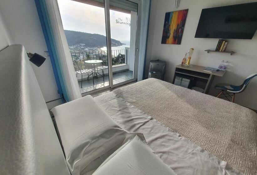 اتاق استاندارد با چشم‌انداز دریا, The Stunning B&b