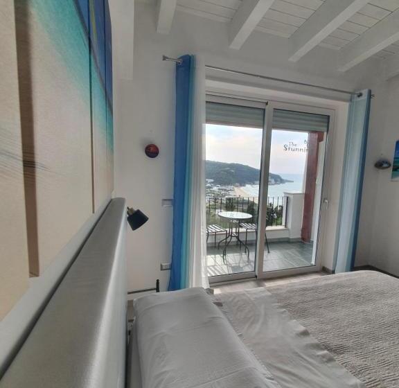 اتاق استاندارد با چشم‌انداز دریا, The Stunning B&b