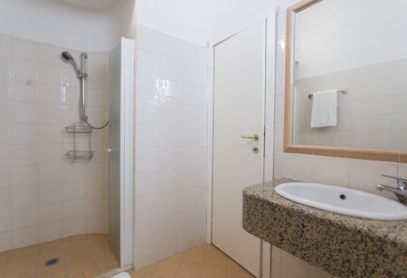 اتاق استاندارد سه نفره, Boutique & Spa Sirena
