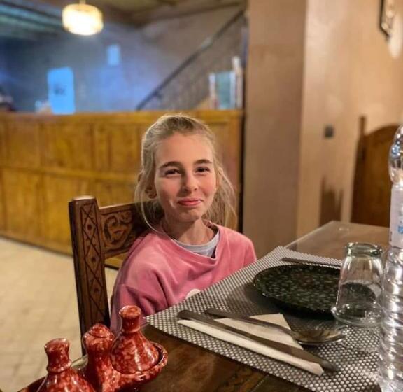 اتاق لوکس, Restaurant Dar Al Madina