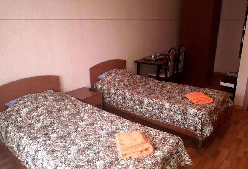 带共用浴室的标准房间, Yubileinaya Hotel   Hostel