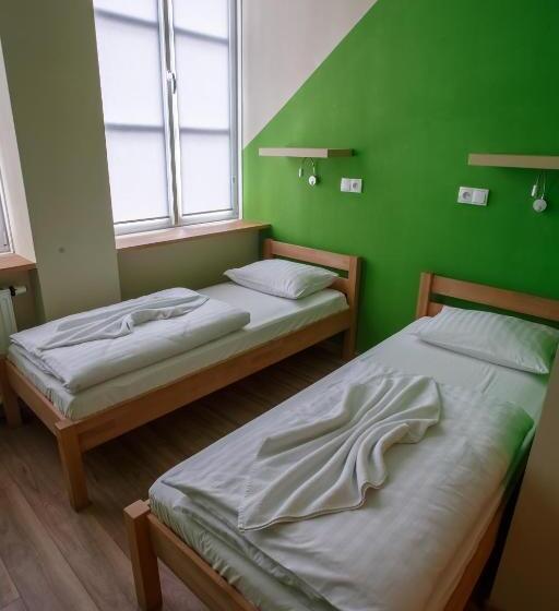 اتاق استاندارد, Safestay Warsaw Old Town