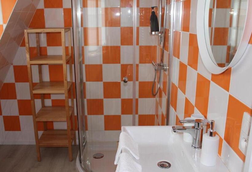 اتاق استاندارد, Saffels Nest
