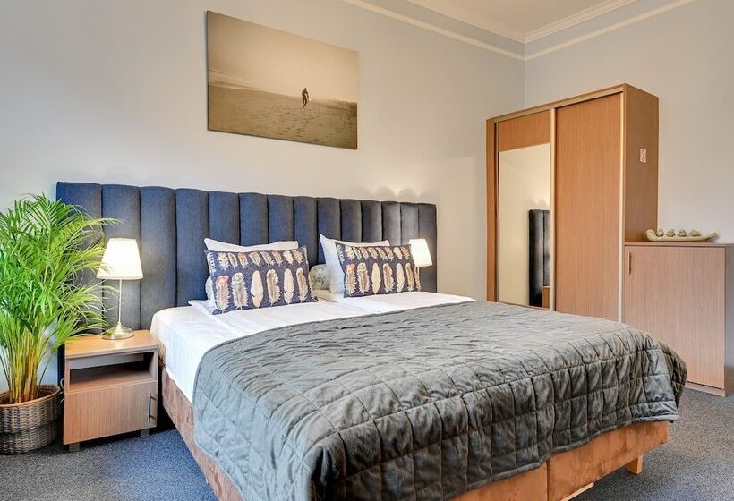 اتاق استاندارد با سرویس بهداشتی مشترک, Lion Apartments Neptun Deluxe