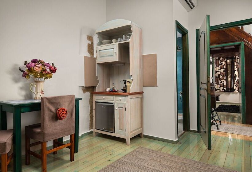 استودیو استاندارد با بالکن, Dream Art Studios