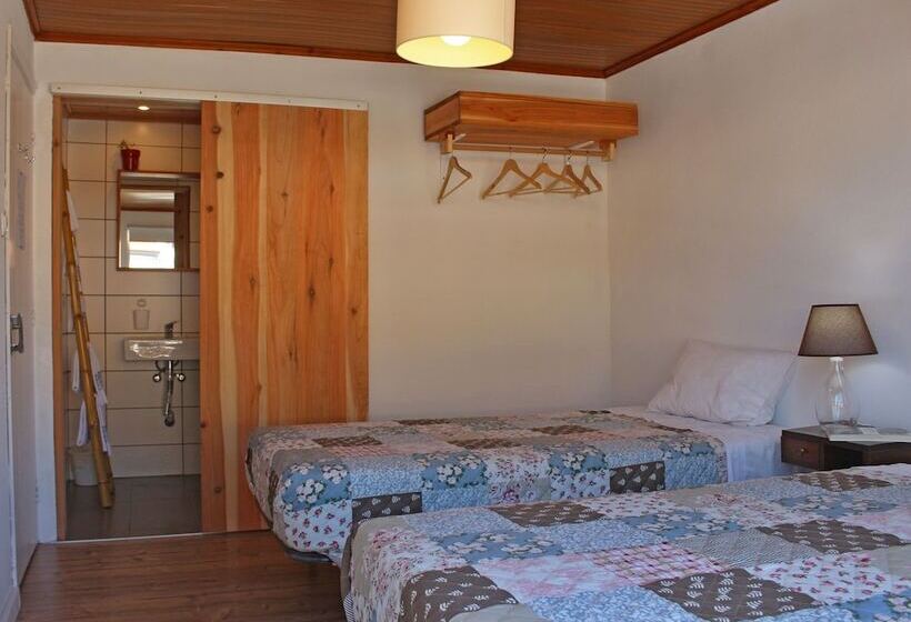 اتاق اساندارد با چشم‌انداز جانبی به دریا, Porto Pim Guest House