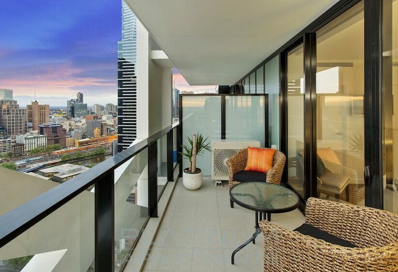 1 Bedroom Penthouse Apartment, Platinum Apartments On Southbank