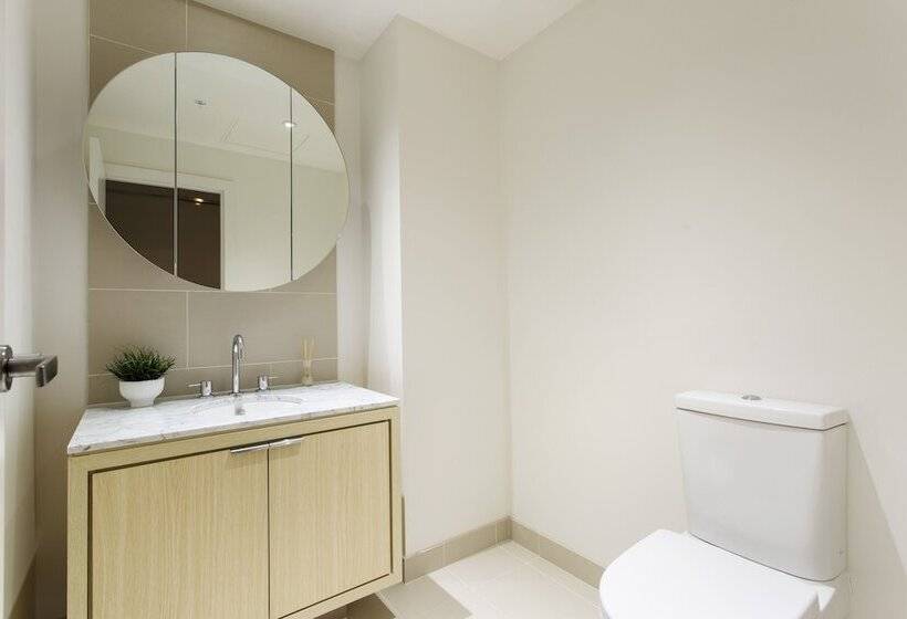 1 Bedroom Penthouse Apartment, Platinum Apartments On Southbank