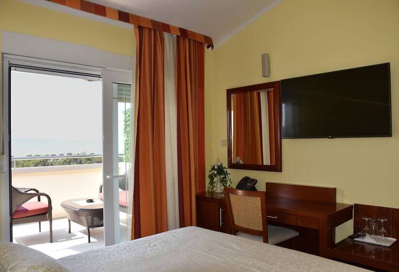اتاق استاندارد با تراس و چشم‌انداز دریا, Villa Mila