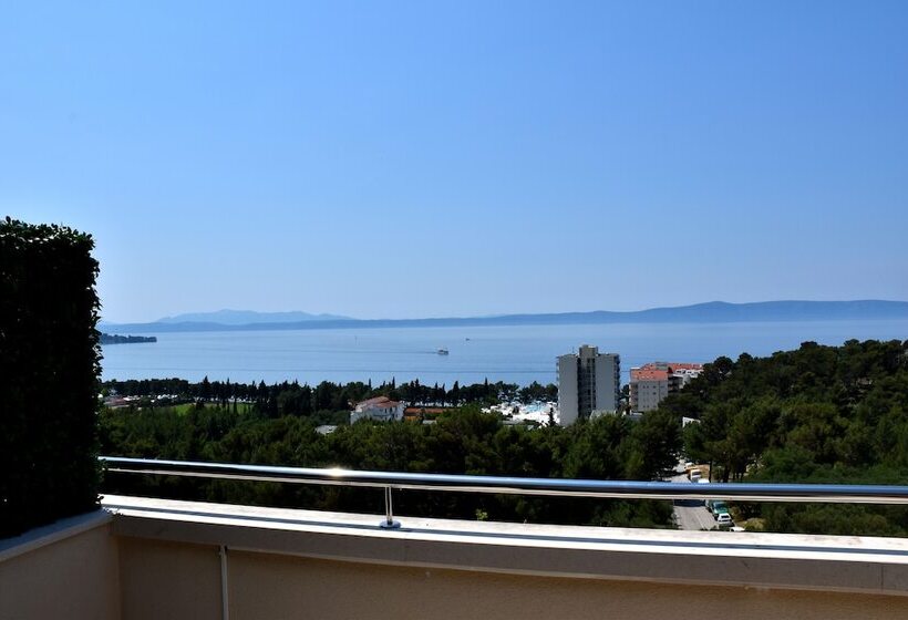 اتاق استاندارد با تراس و چشم‌انداز دریا, Villa Mila