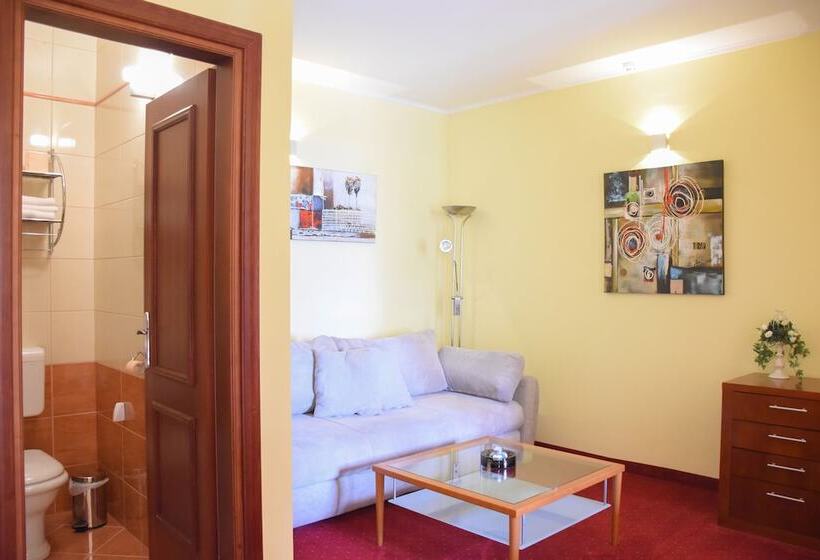 1 Bedroom Apartment with Terrace Sea View, Villa Mila