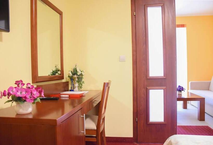 1 Bedroom Apartment with Terrace Sea View, Villa Mila