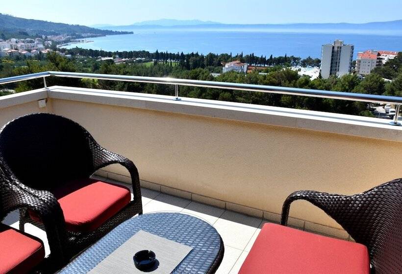 اتاق استاندارد با تراس و چشم‌انداز دریا, Villa Mila