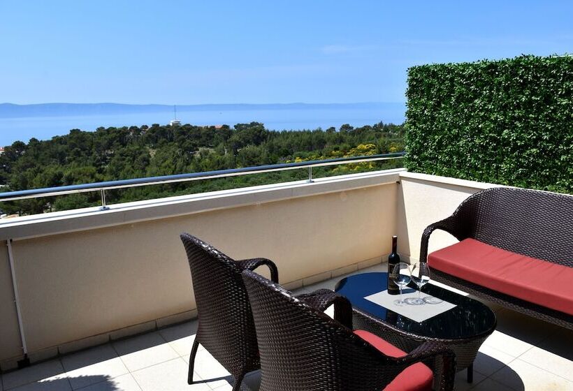 اتاق استاندارد با تراس و چشم‌انداز دریا, Villa Mila