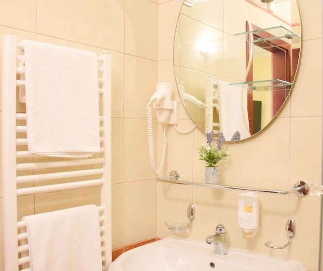 1 Bedroom Apartment with Terrace Sea View, Villa Mila
