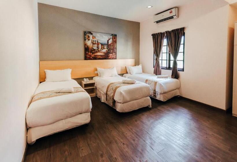 اتاق خانوادگی, Kertih Damansara Inn