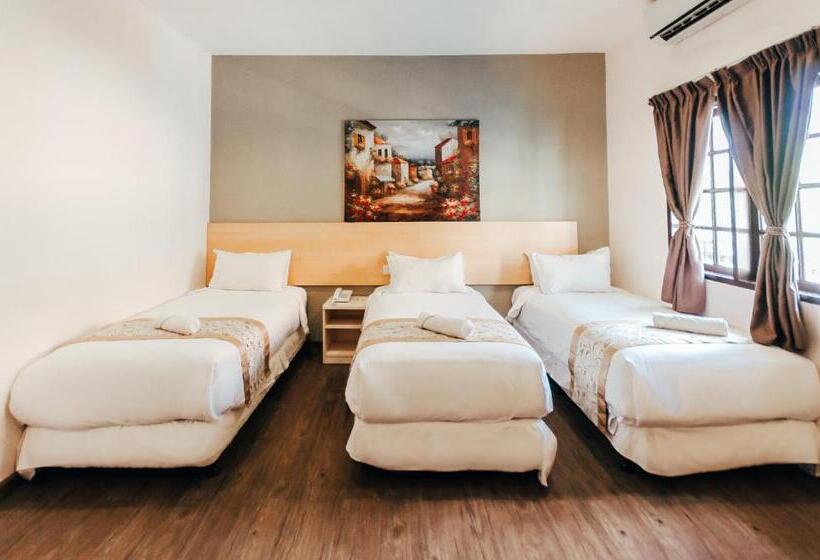 اتاق خانوادگی, Kertih Damansara Inn