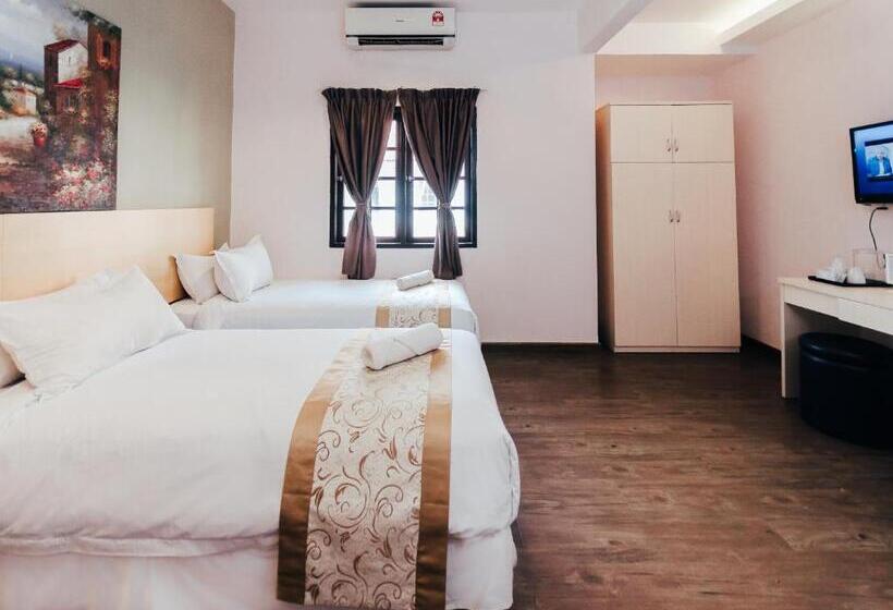 اتاق خانوادگی, Kertih Damansara Inn