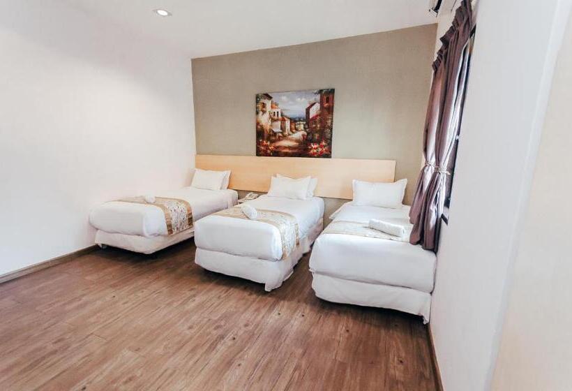 اتاق لوکس سه تخته, Kertih Damansara Inn
