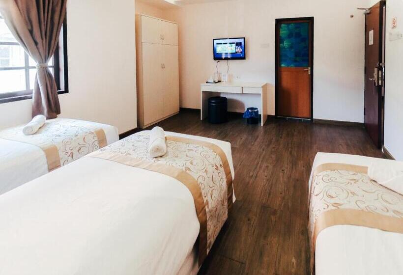 اتاق لوکس سه تخته, Kertih Damansara Inn