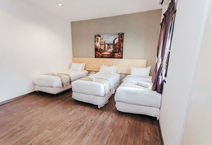 اتاق لوکس سه تخته, Kertih Damansara Inn