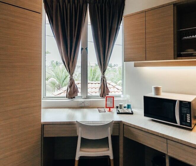 سوییت لوکس, Kertih Damansara Inn