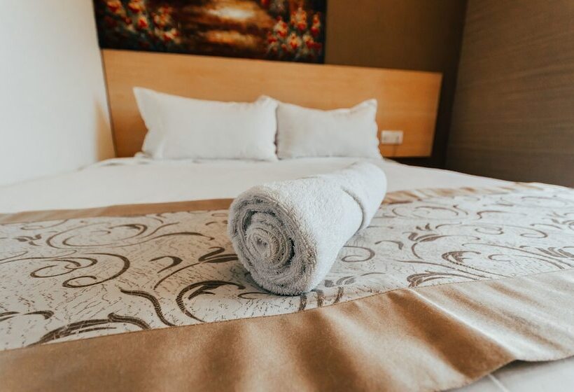 سوییت لوکس, Kertih Damansara Inn