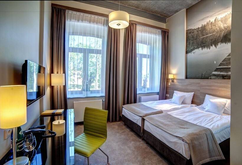 اتاق اکونومی, Loft 1898
