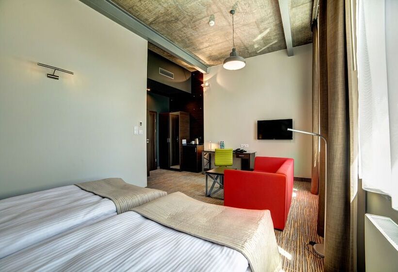 اتاق اکونومی, Loft 1898
